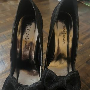 Diva Lounge Women's Black Laced Heels Size 5 (preowned)